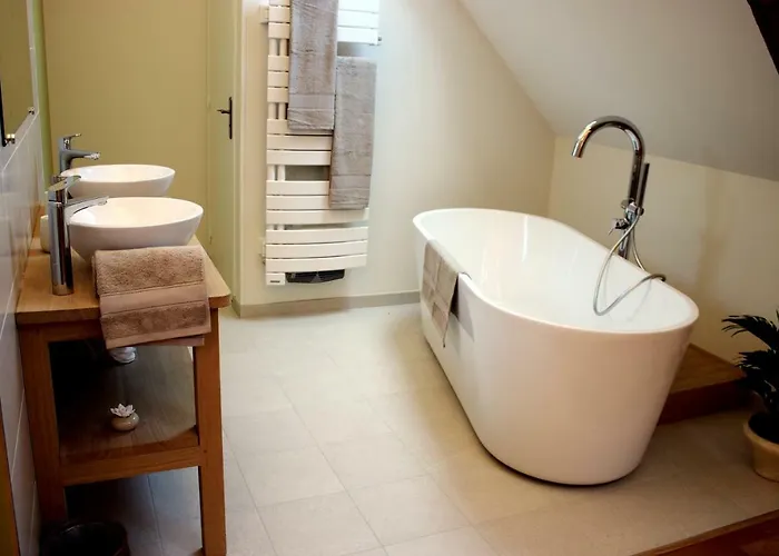 Safraniere De La Venelle Du Moulin Bed & Breakfast Jort